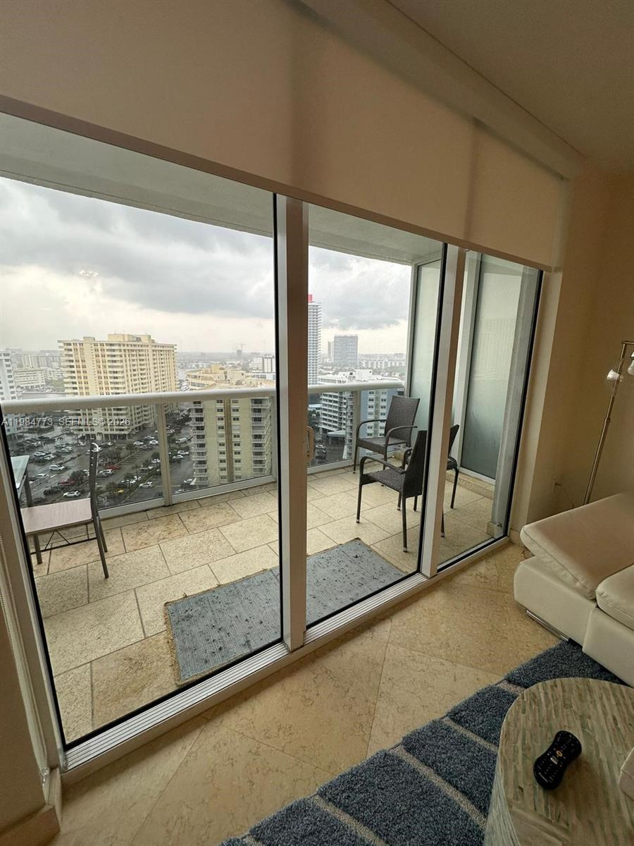 1606 2 / 1 1086 sq. ft. $ 2026-03-17 0 foto