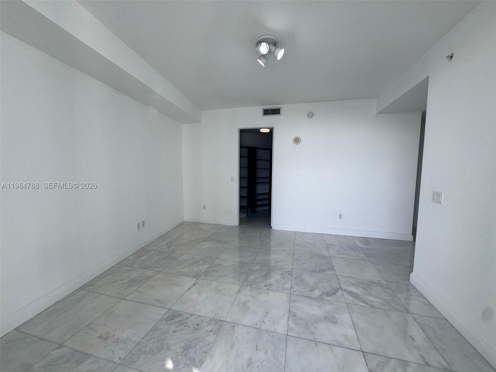 3505 2 / 3 1577 sq. ft. $ 2026-04-28 0 Photo