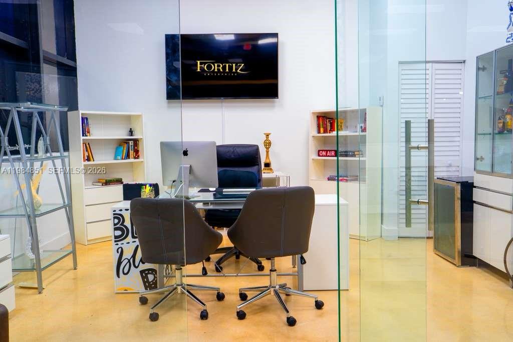   /   sq. ft. $ 2026-03-17 0 foto