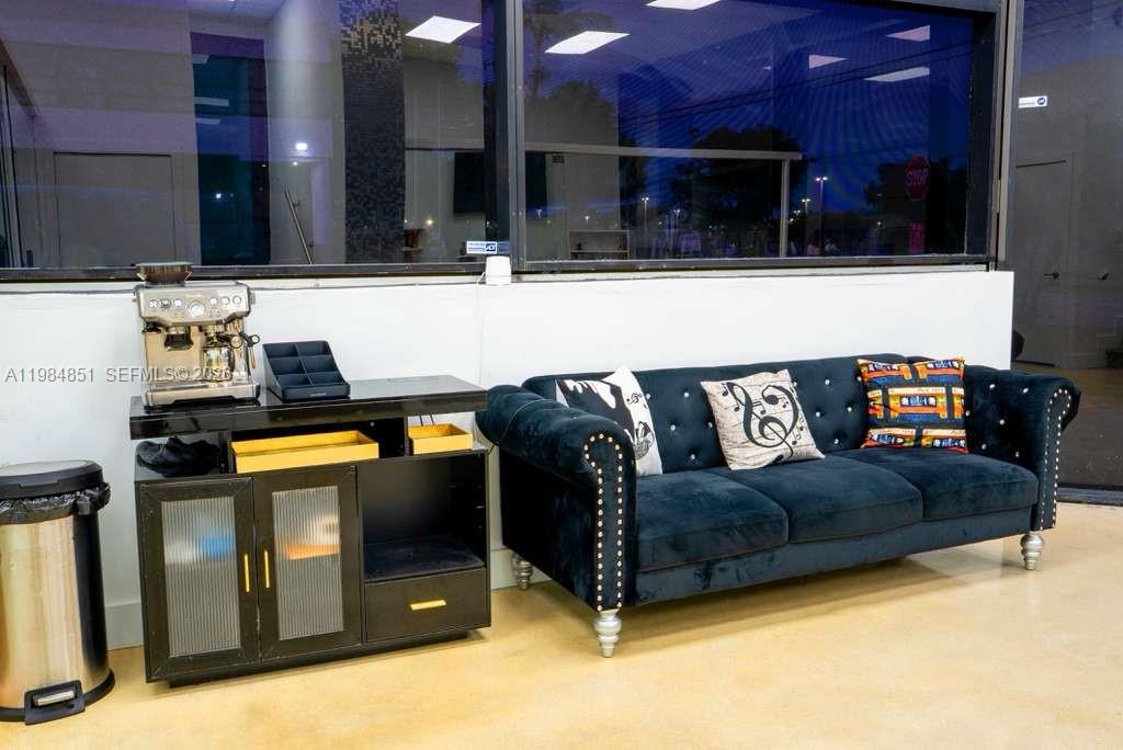   /   sq. ft. $ 2026-03-17 0 foto