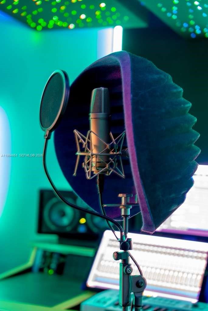   /   sq. ft. $ 2026-03-17 0 foto