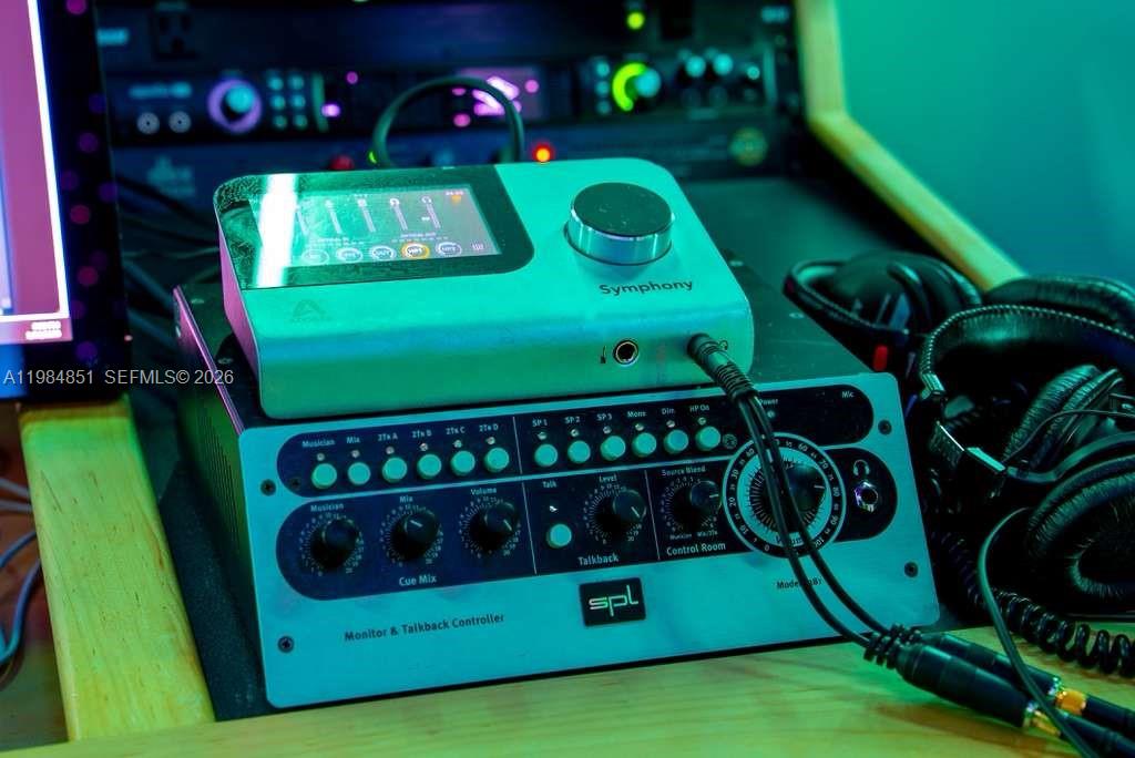   /   sq. ft. $ 2026-03-17 0 foto