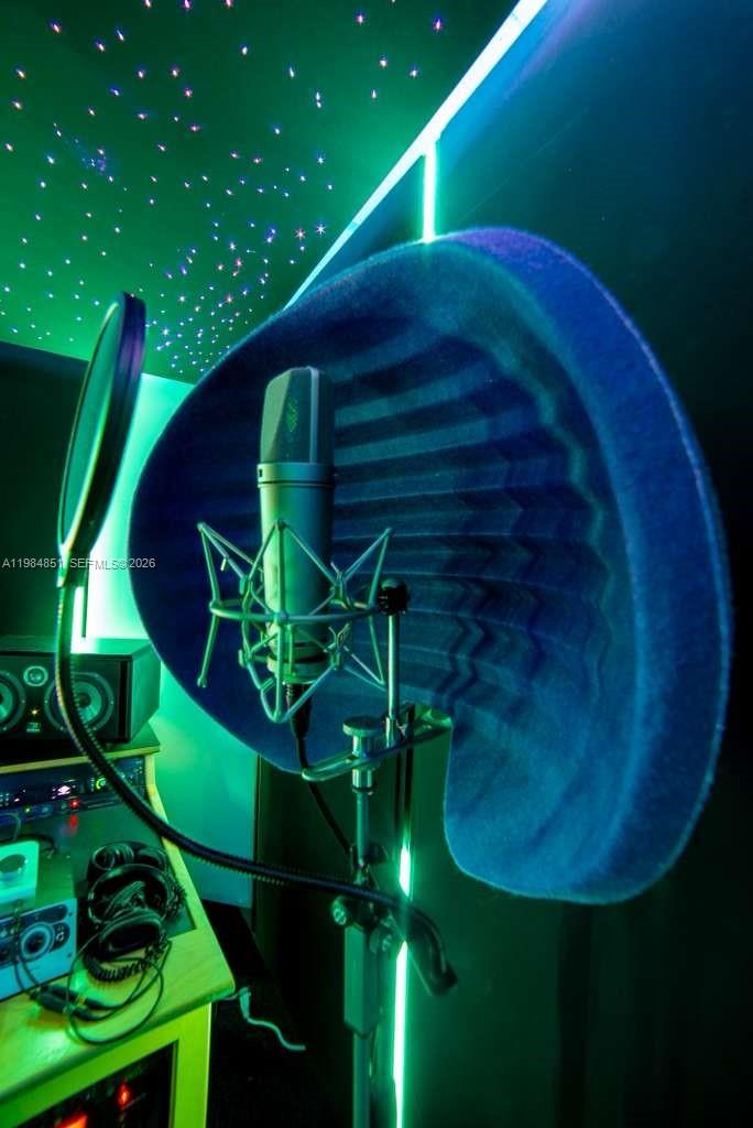   /   sq. ft. $ 2026-03-17 0 foto