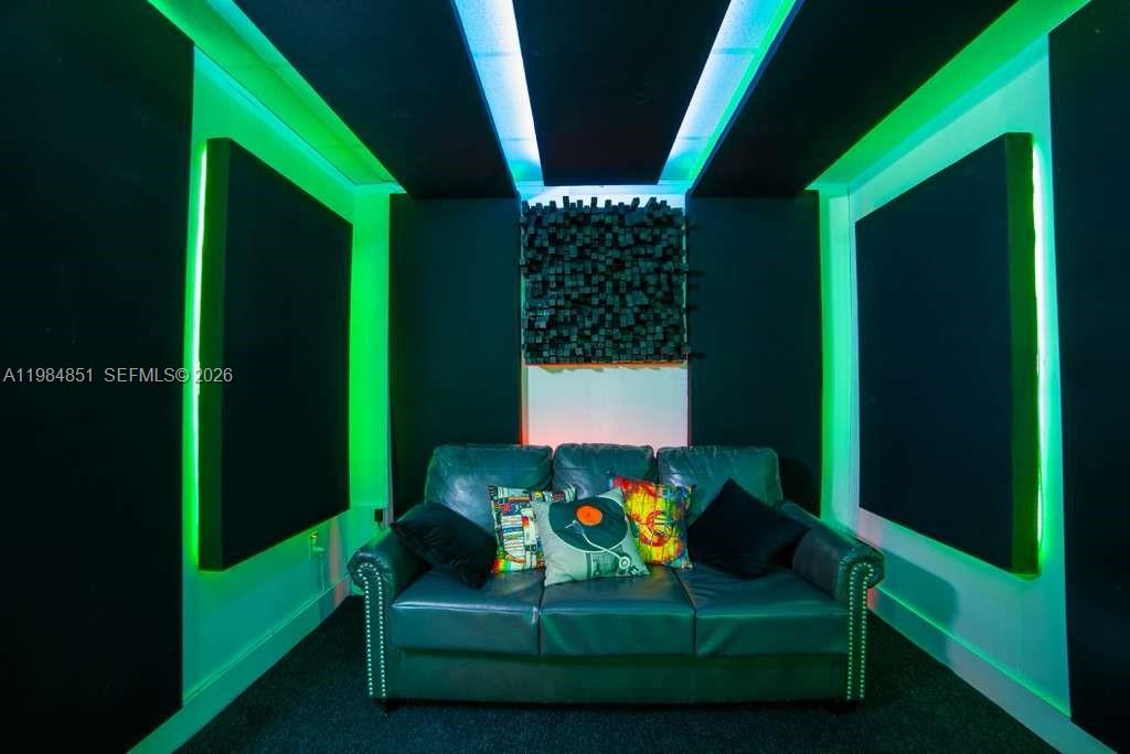   /   sq. ft. $ 2026-03-17 0 foto