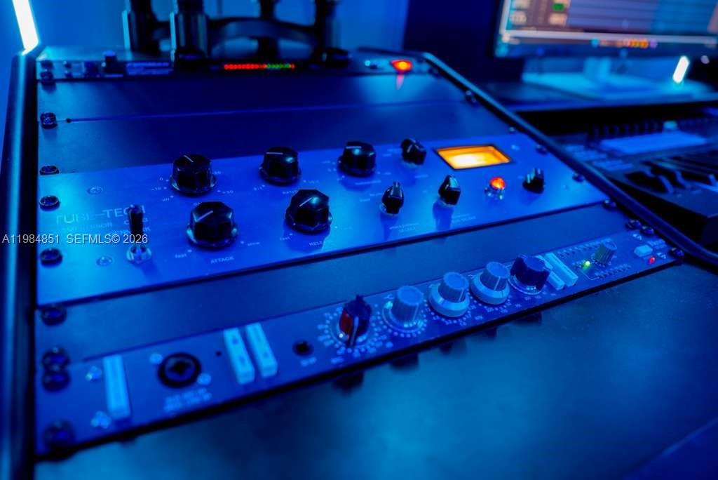   /   sq. ft. $ 2026-03-17 0 foto