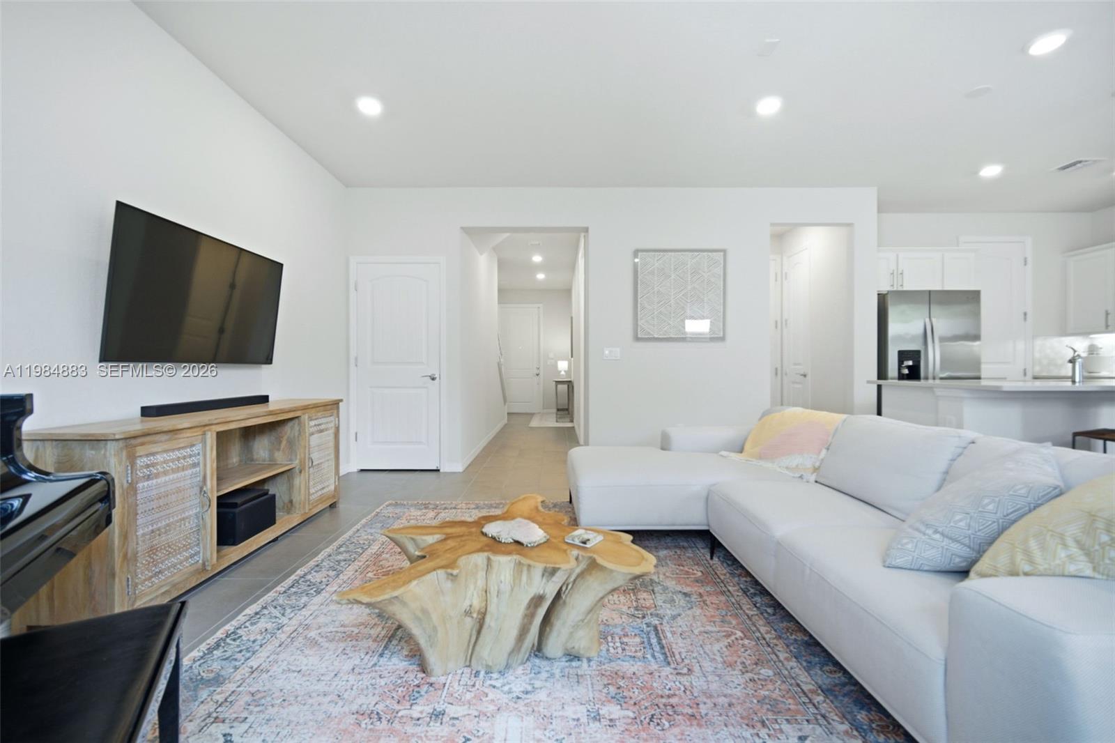See details 1628 3 / 3 1768 sq. ft. $ 2026-03-18 0 Photo