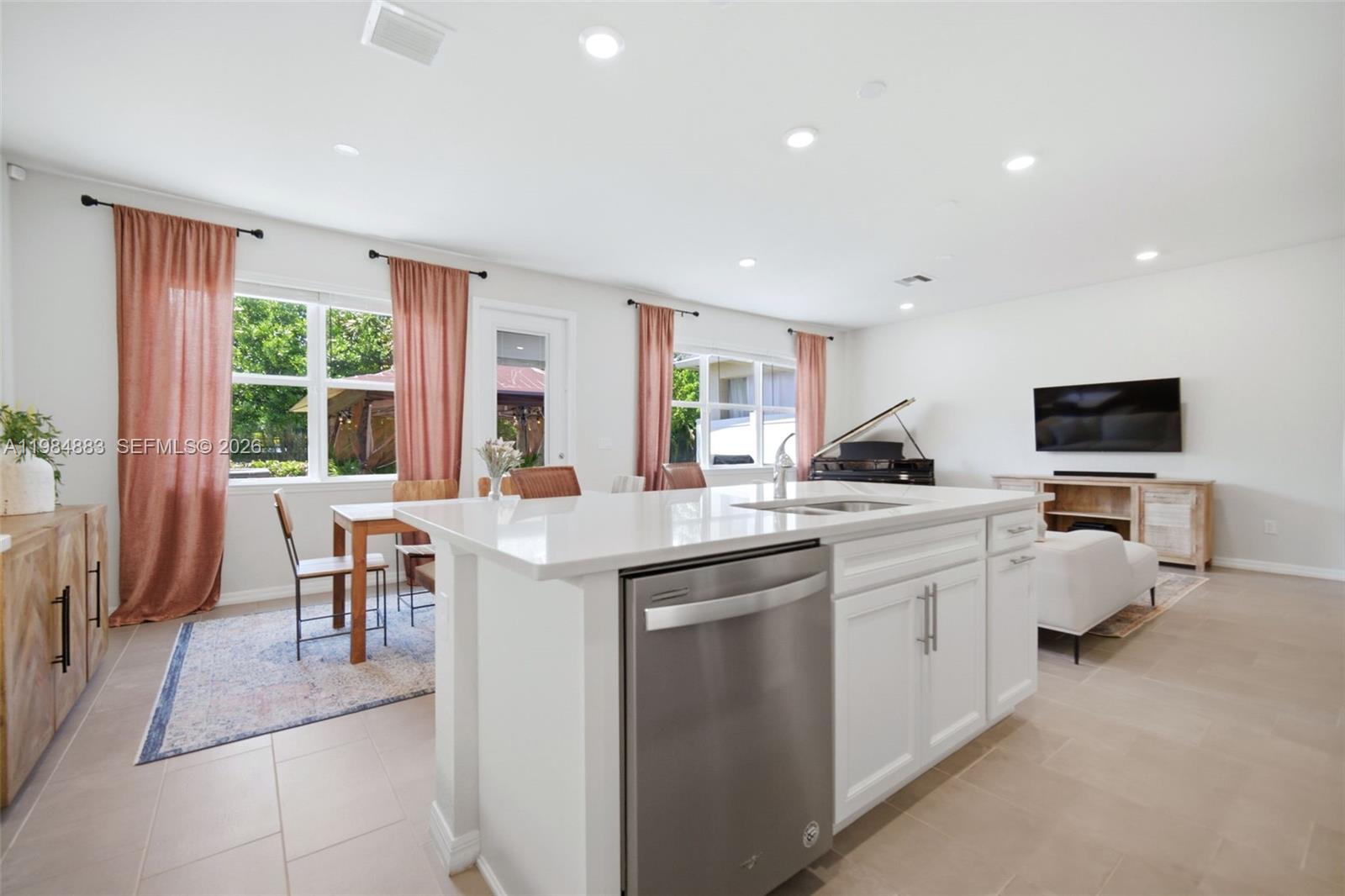 See details 1628 3 / 3 1768 sq. ft. $ 2026-03-18 0 Photo