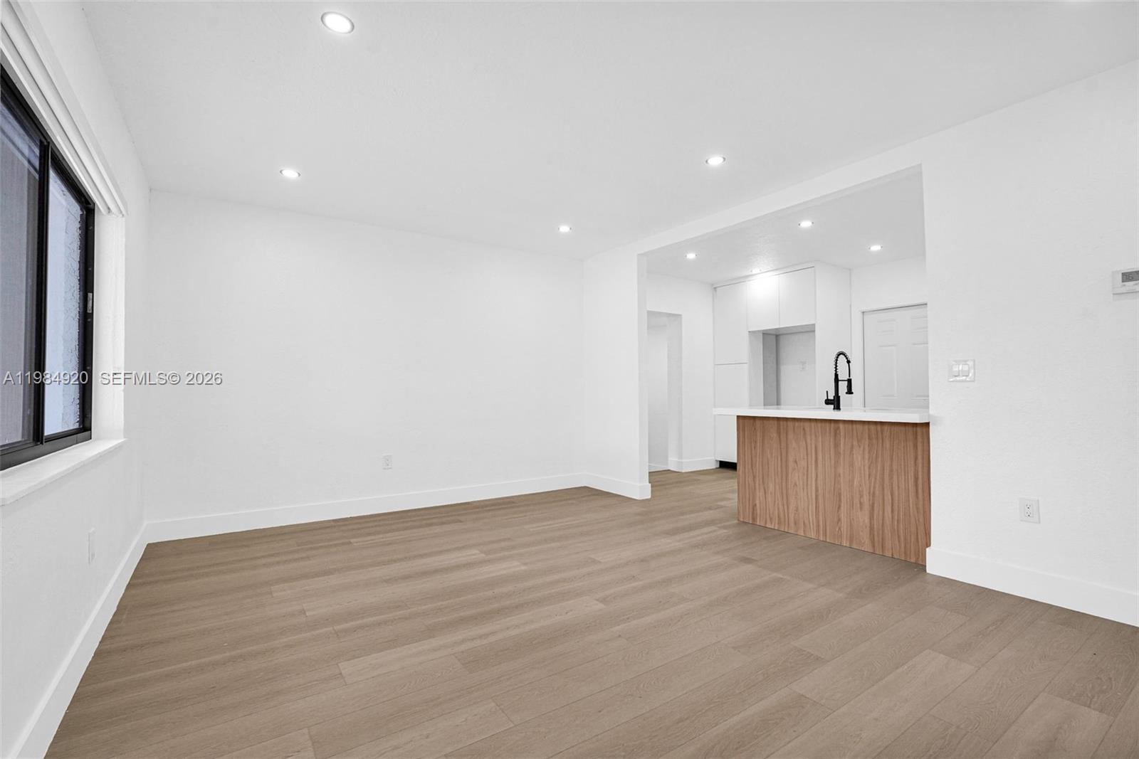 1830 3 / 2 1067 sq. ft. $ 2026-03-18 0 foto