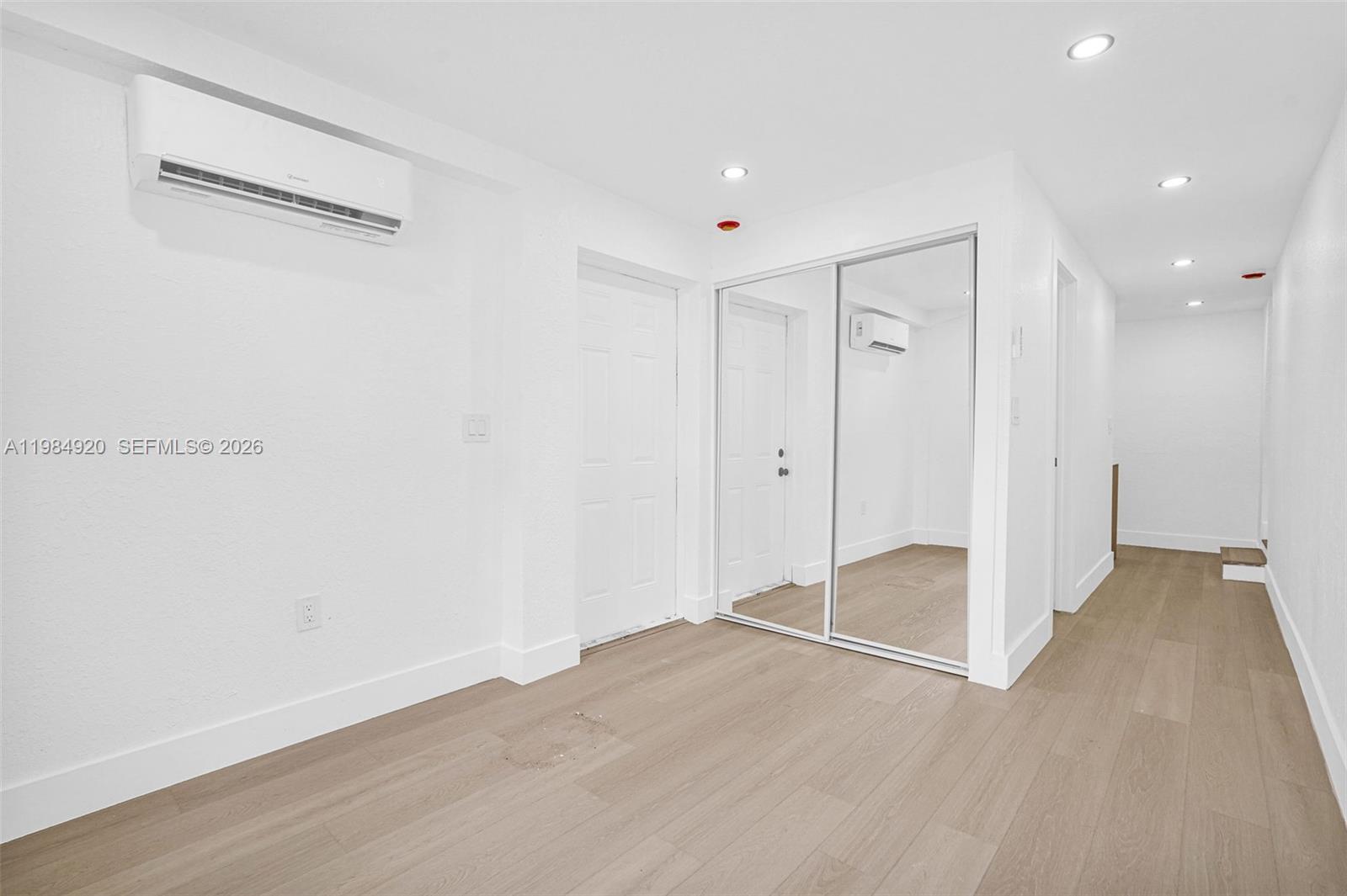 1830 3 / 2 1067 sq. ft. $ 2026-03-18 0 foto