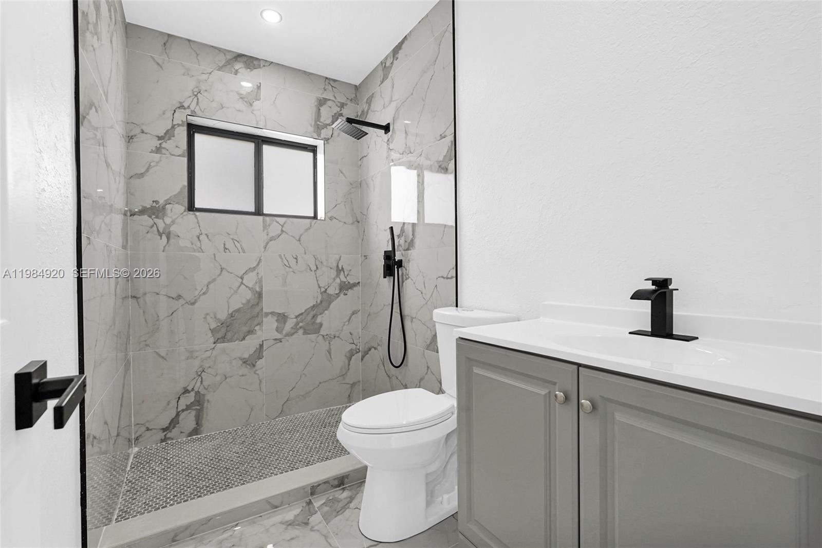 1830 3 / 2 1067 sq. ft. $ 2026-03-18 0 foto