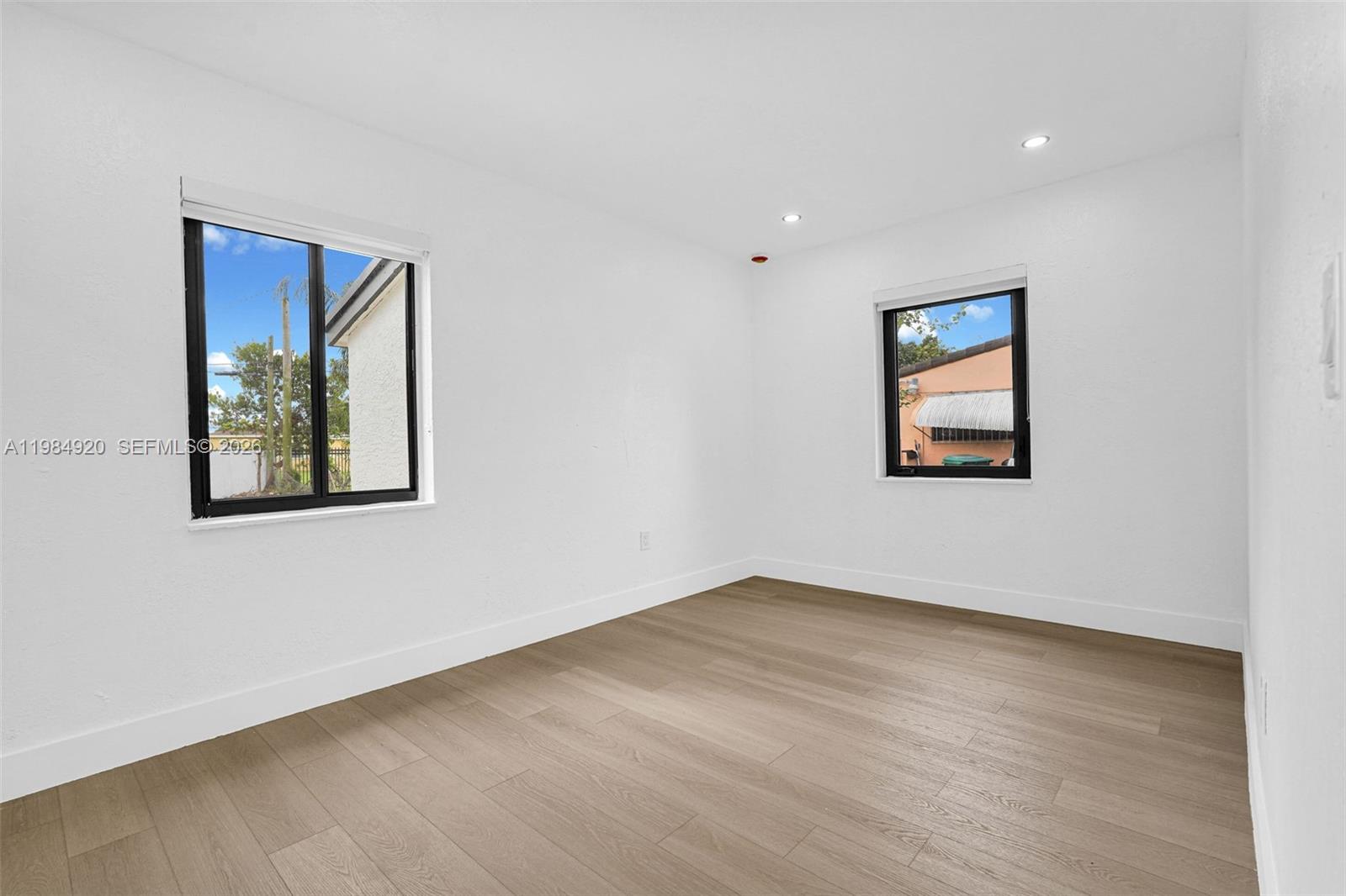 1830 3 / 2 1067 sq. ft. $ 2026-03-18 0 foto