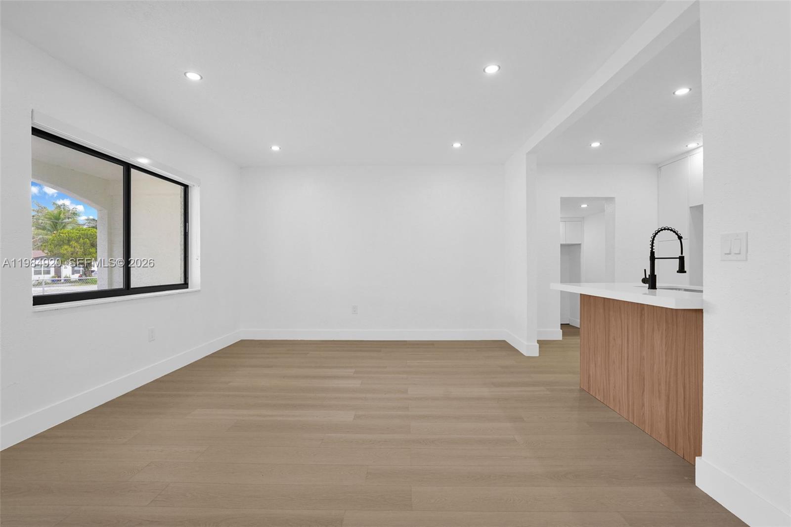 1830 3 / 2 1067 sq. ft. $ 2026-03-18 0 foto