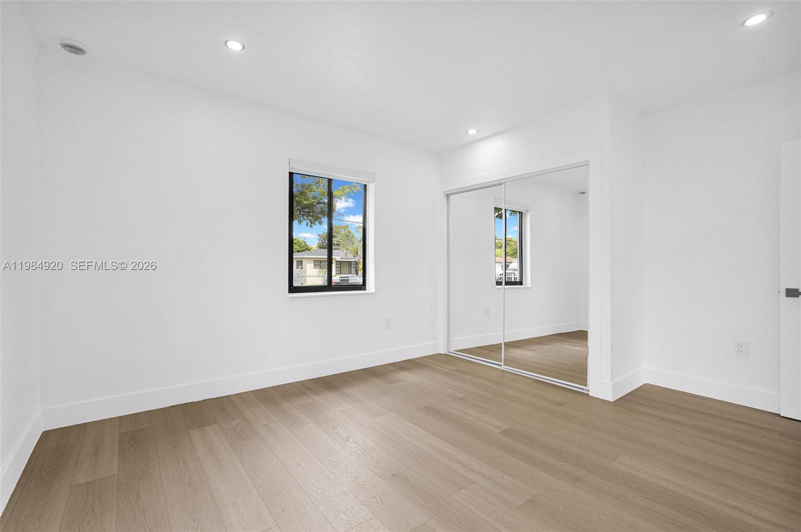 1830 3 / 2 1067 sq. ft. $ 2026-03-18 0 foto