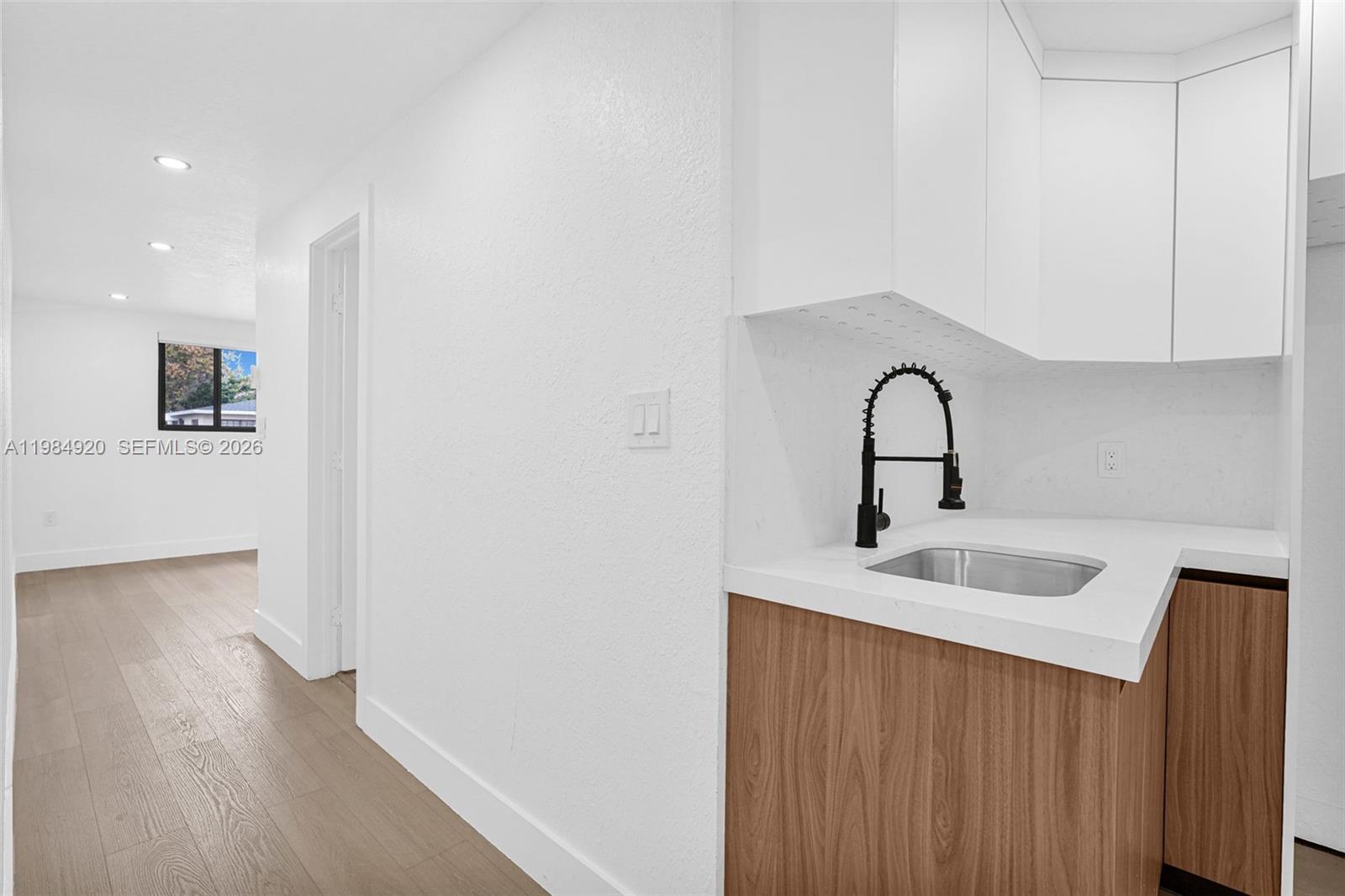 1830 3 / 2 1067 sq. ft. $ 2026-03-18 0 foto