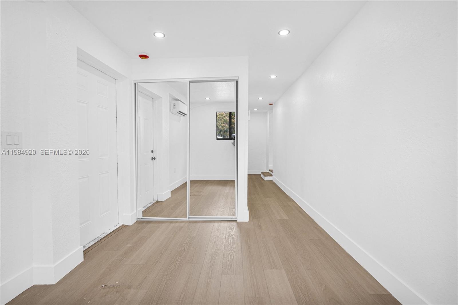 1830 3 / 2 1067 sq. ft. $ 2026-03-18 0 foto