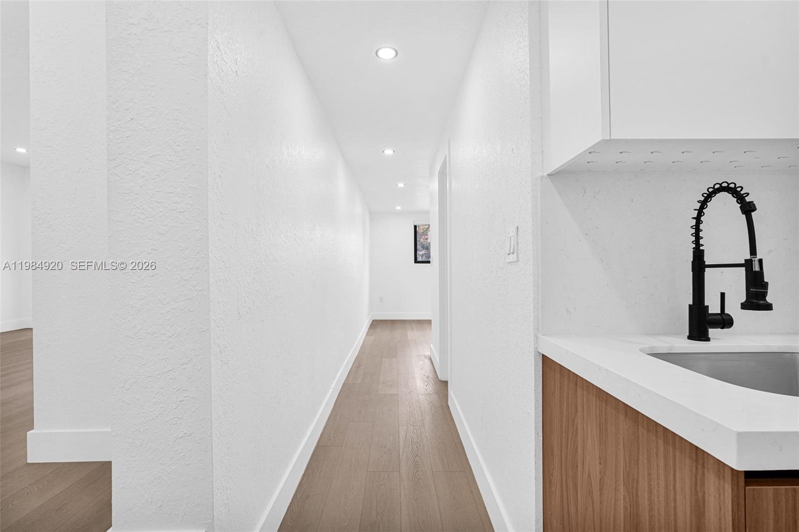 1830 3 / 2 1067 sq. ft. $ 2026-03-18 0 foto