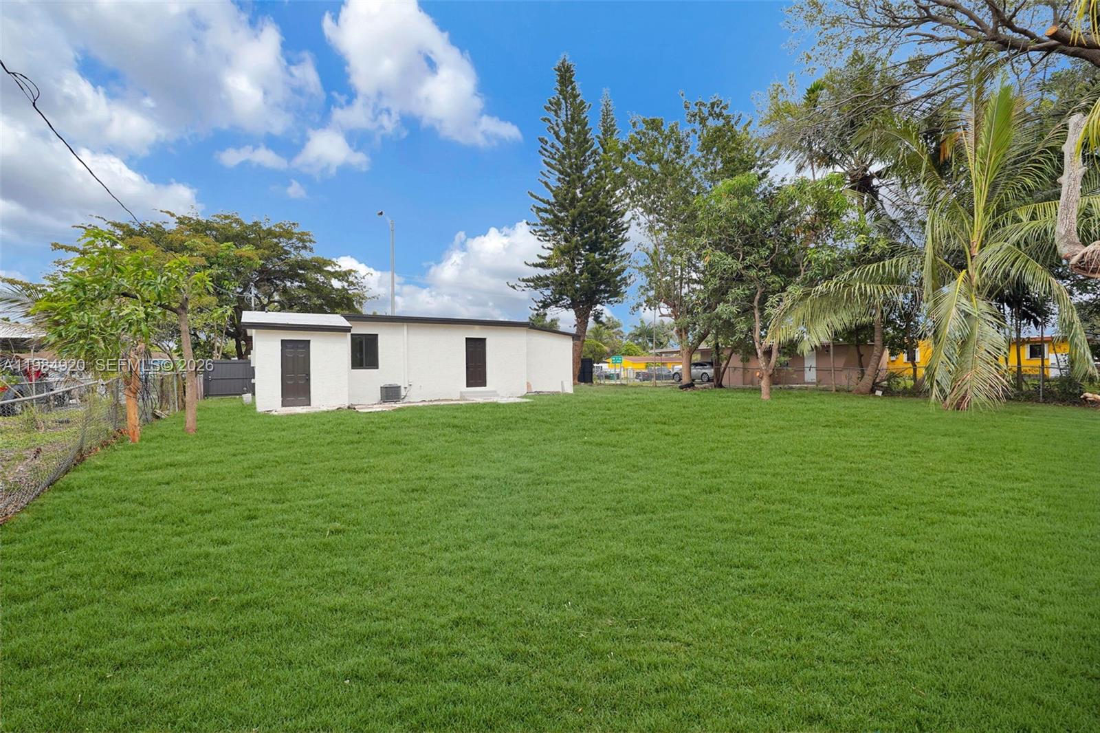 1830 3 / 2 1067 sq. ft. $ 2026-03-18 0 foto