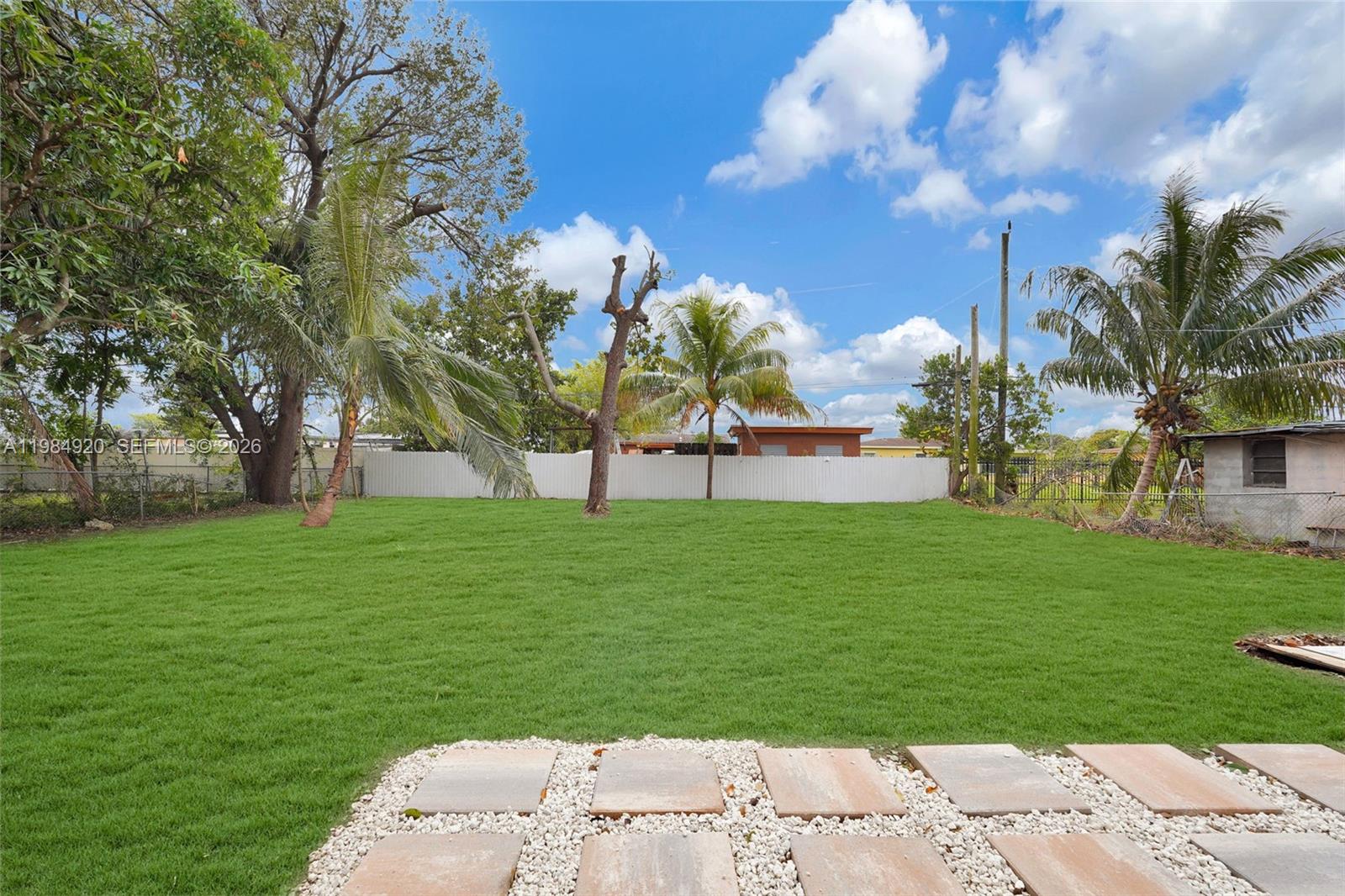 1830 3 / 2 1067 sq. ft. $ 2026-03-18 0 foto