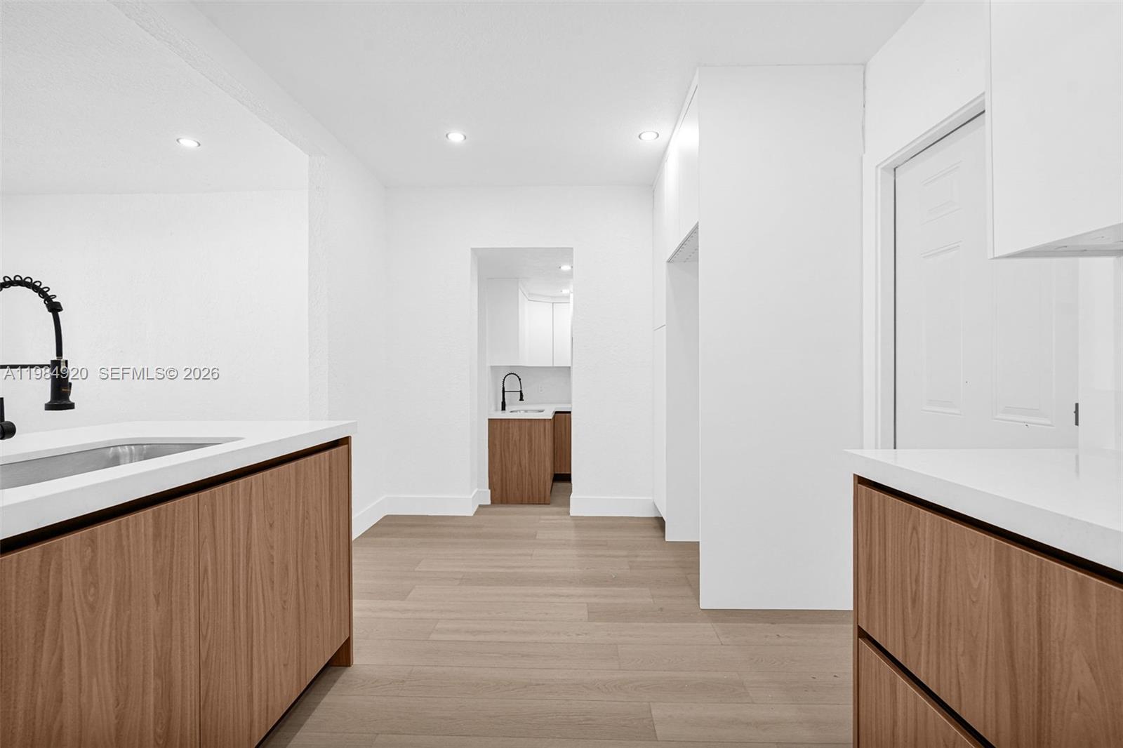 1830 3 / 2 1067 sq. ft. $ 2026-03-18 0 foto