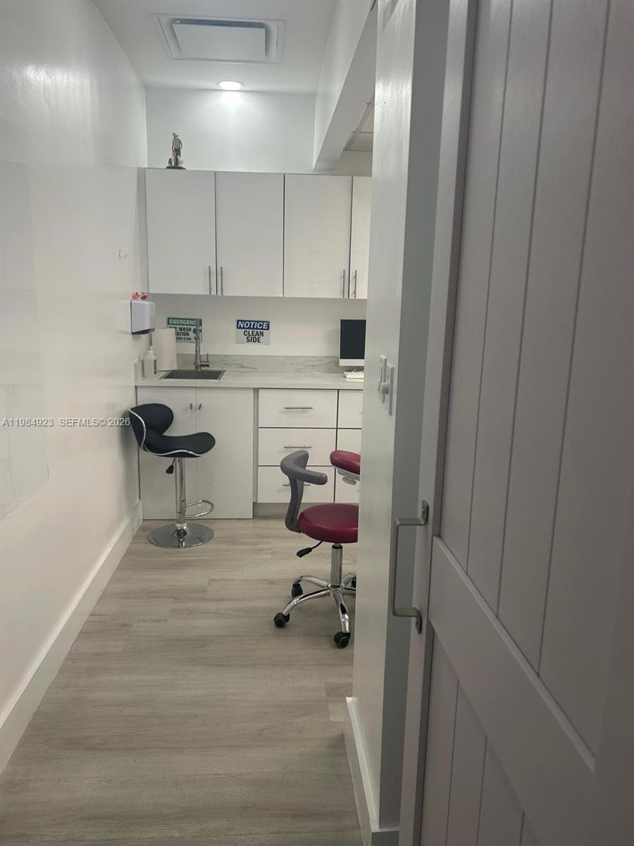   /   sq. ft. $ 2026-03-18 0 foto