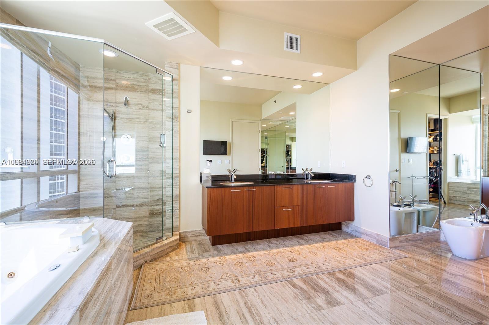 1106 3 / 4 2327 кв.футов $ 2026-03-18 0 Фото