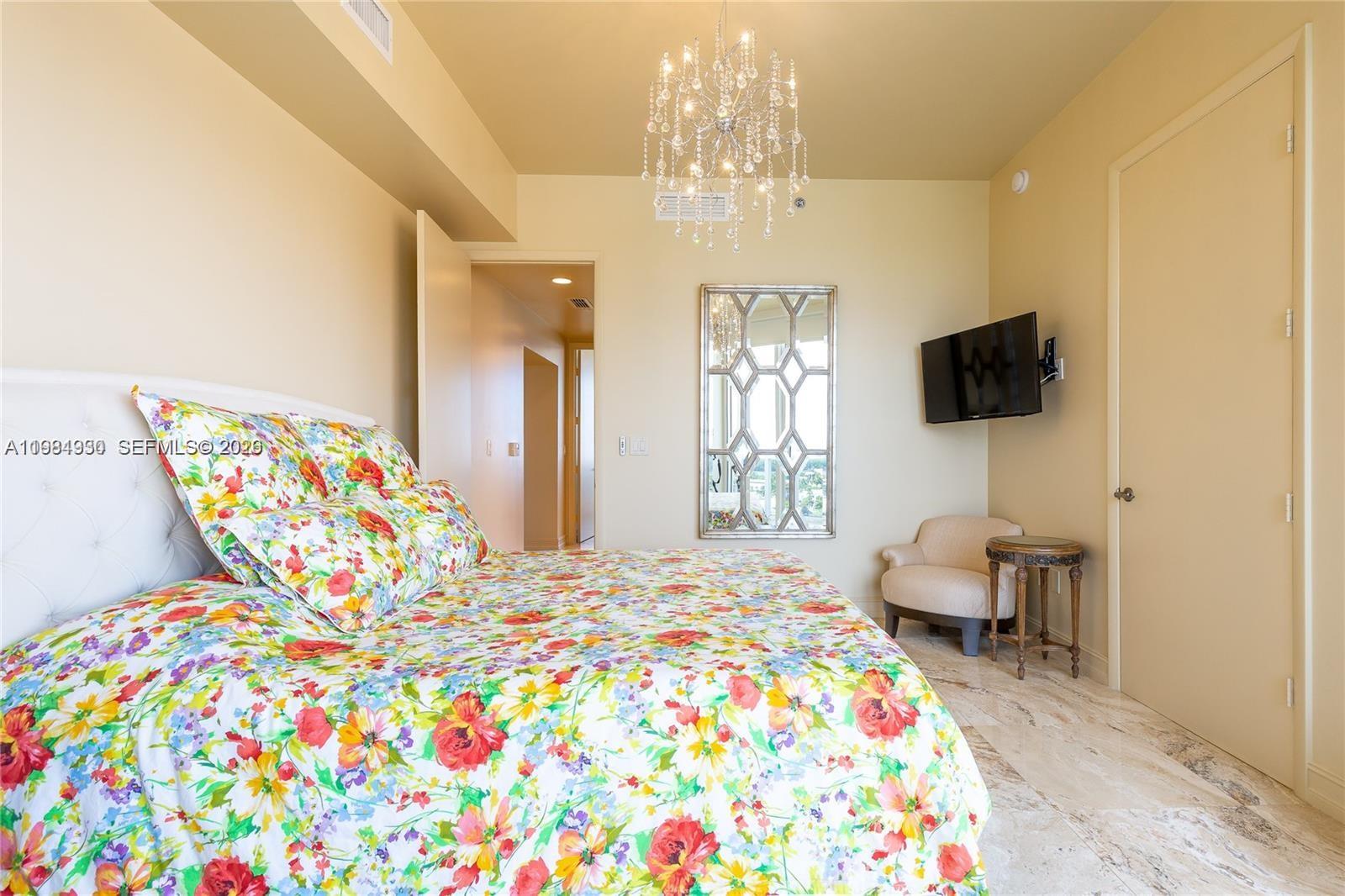 1106 3 / 4 2327 кв.футов $ 2026-03-18 0 Фото