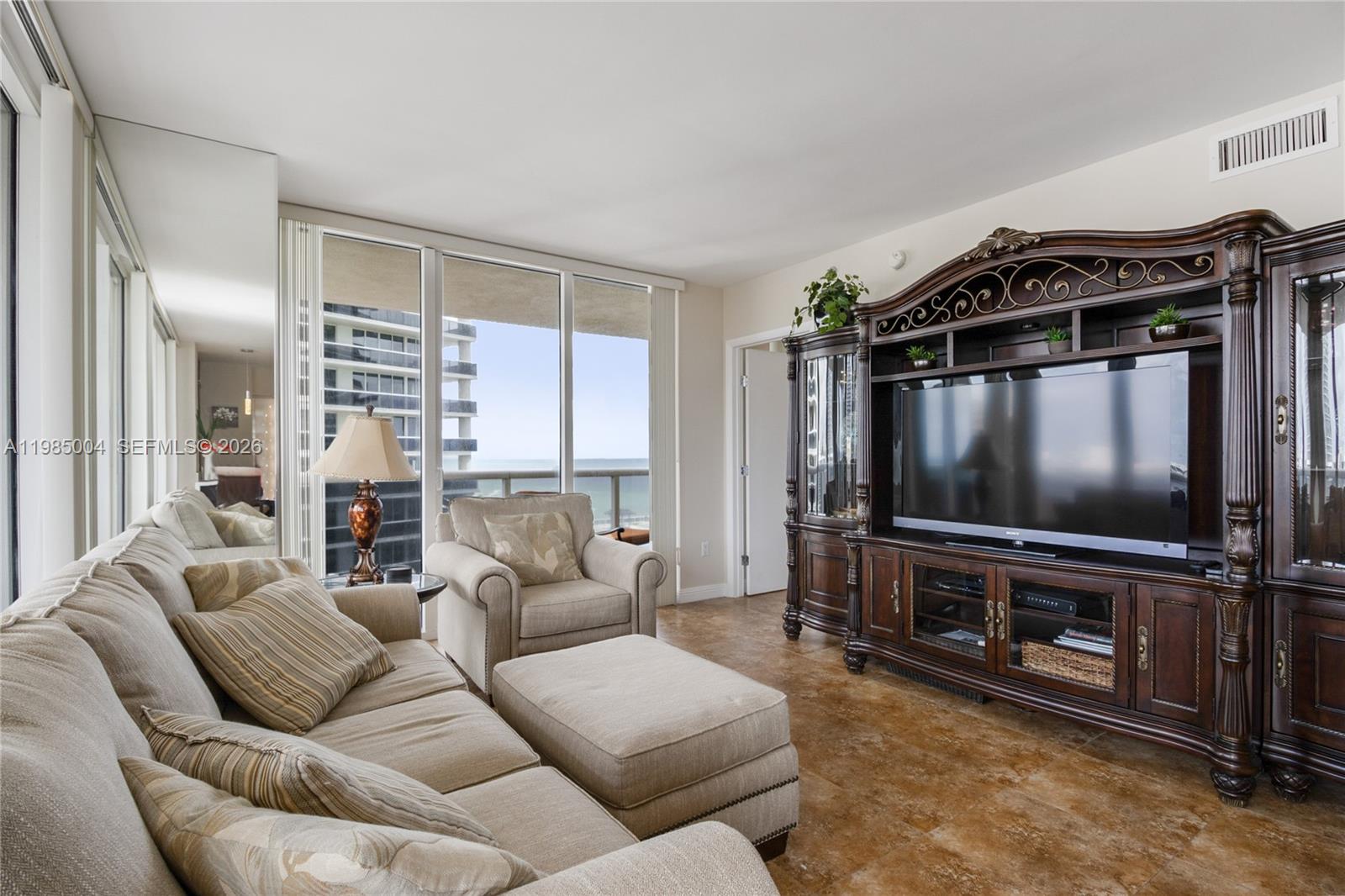 1108 2 / 2 1458 sq. ft. $ 2026-03-18 0 foto