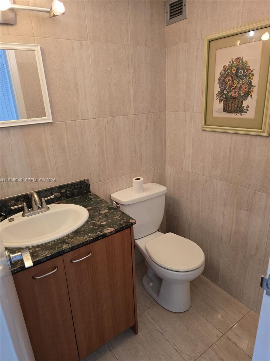 Photo of 16919 Bay Rd  #819, Sunny Isles Beach, Florida, 33160 - 