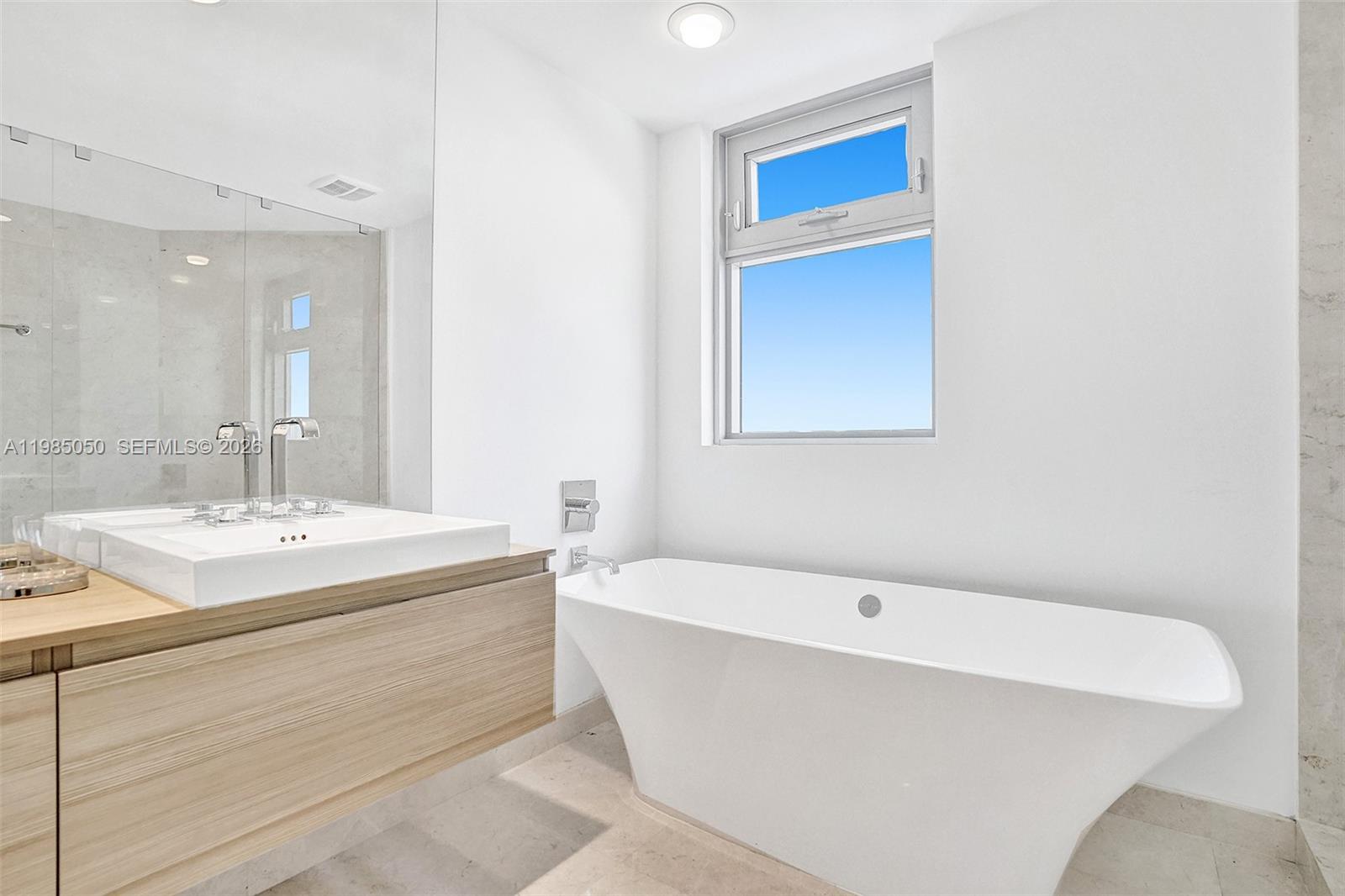 Photo of 17301 Biscayne Blvd #1207, North Miami Beach, Florida, 33160 -