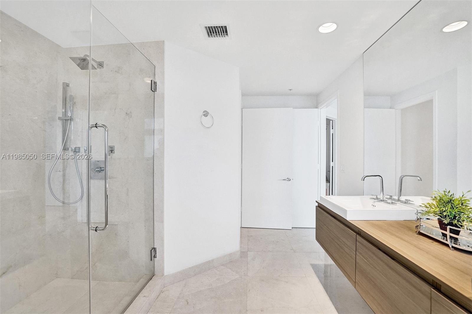 Photo of 17301 Biscayne Blvd #1207, North Miami Beach, Florida, 33160 -