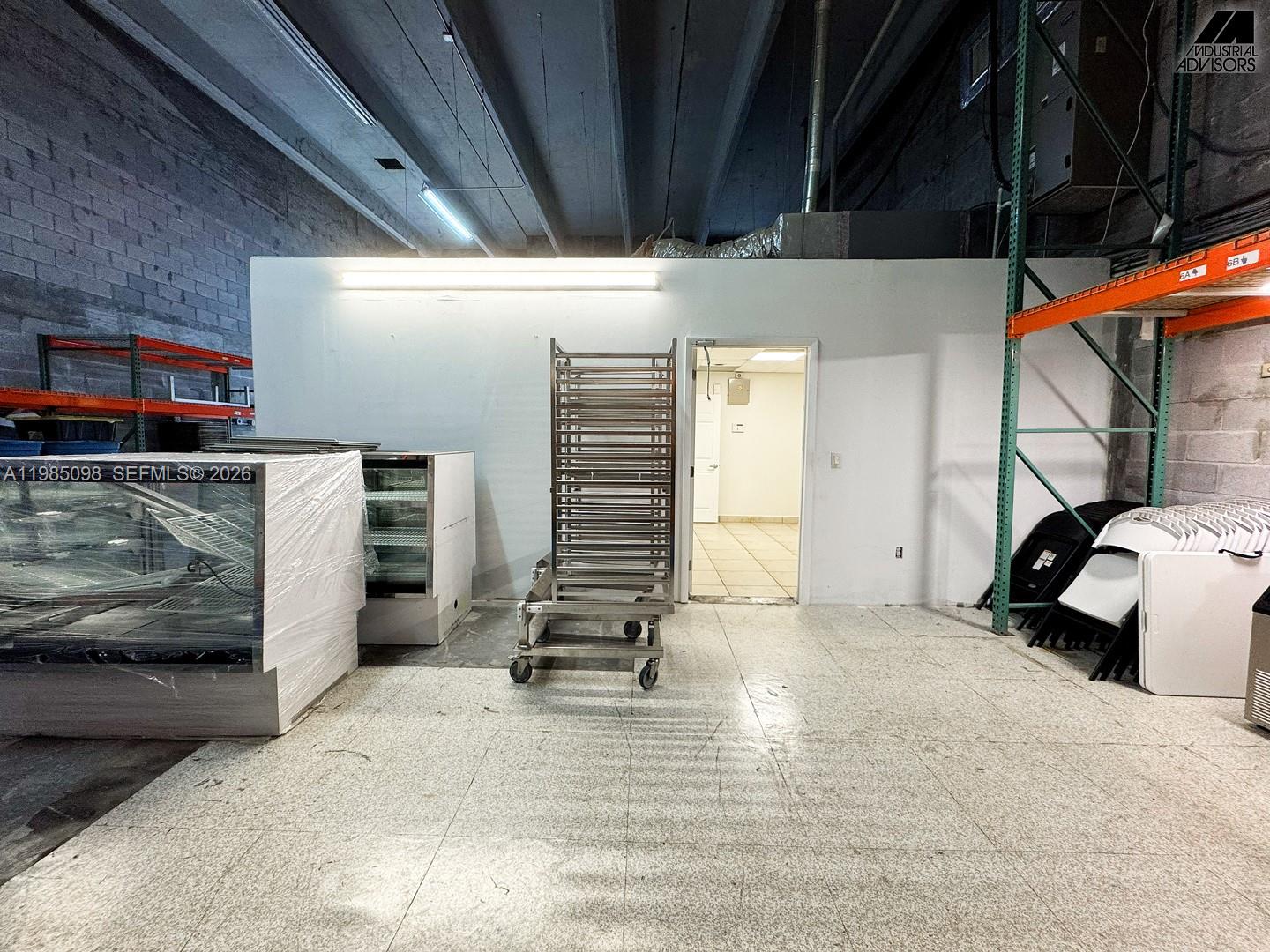   /   кв.футов $ 2026-03-18 0 Фото