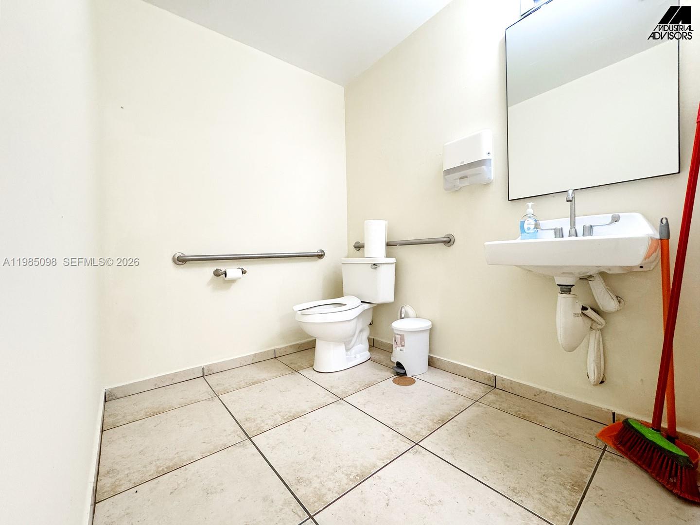   /   кв.футов $ 2026-03-18 0 Фото