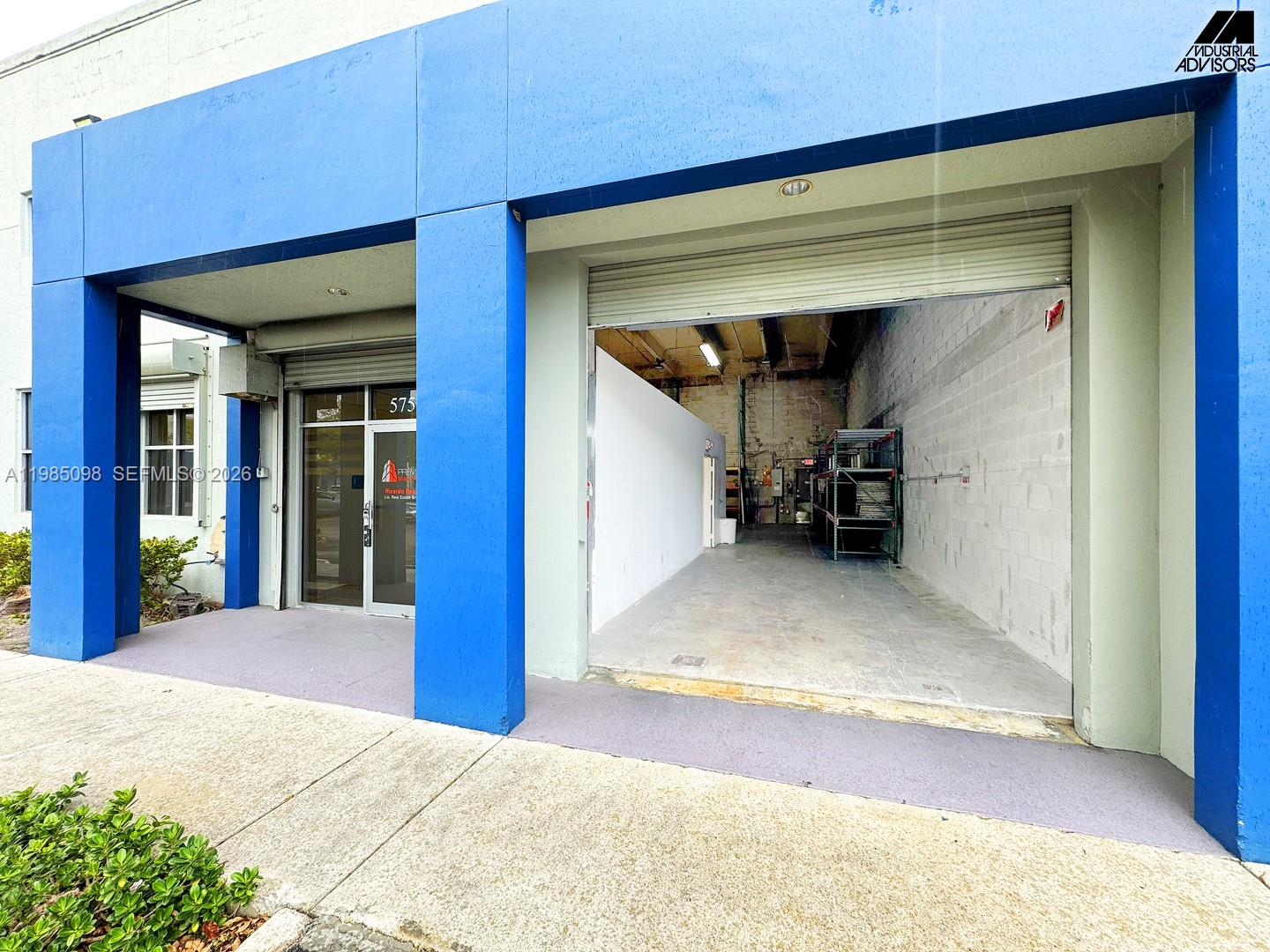   /   кв.футов $ 2026-03-18 0 Фото