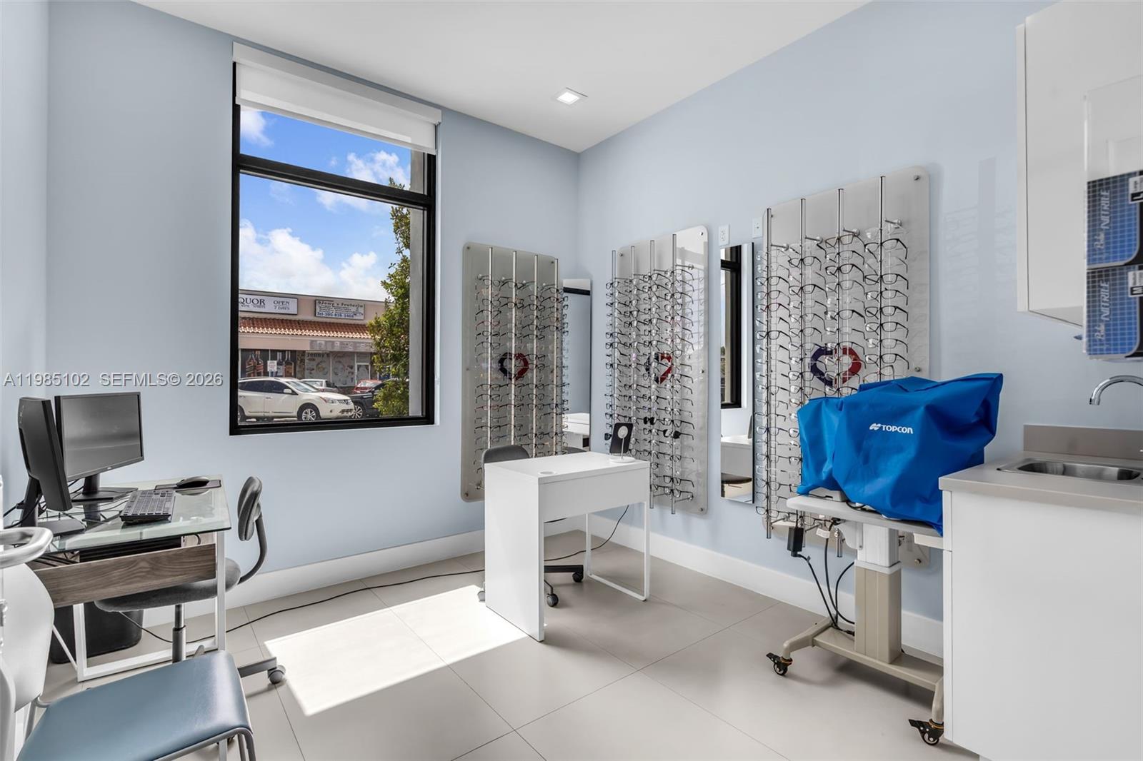   /   sq. ft. $ 2026-03-18 0 foto