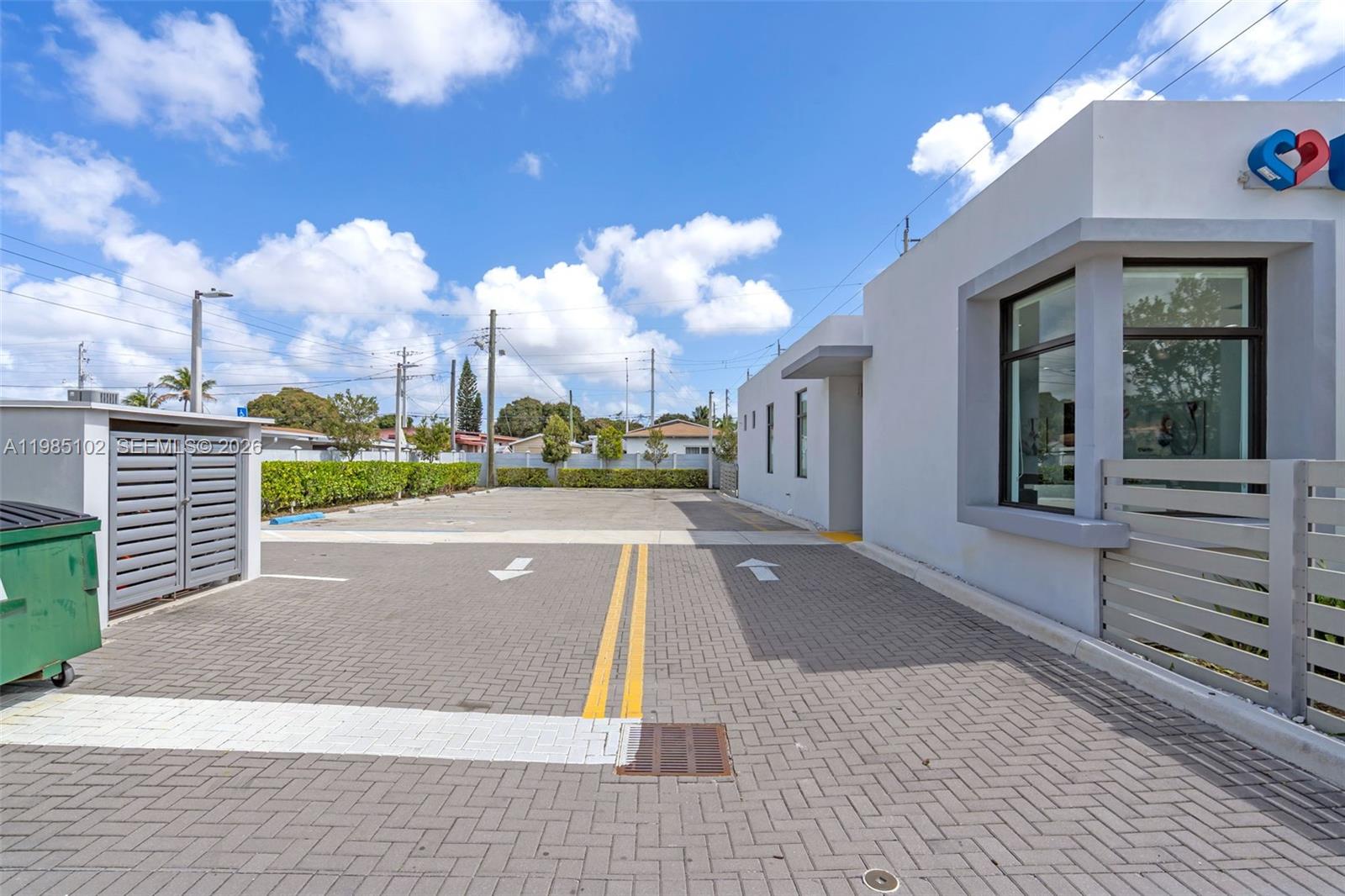   /   sq. ft. $ 2026-03-18 0 foto