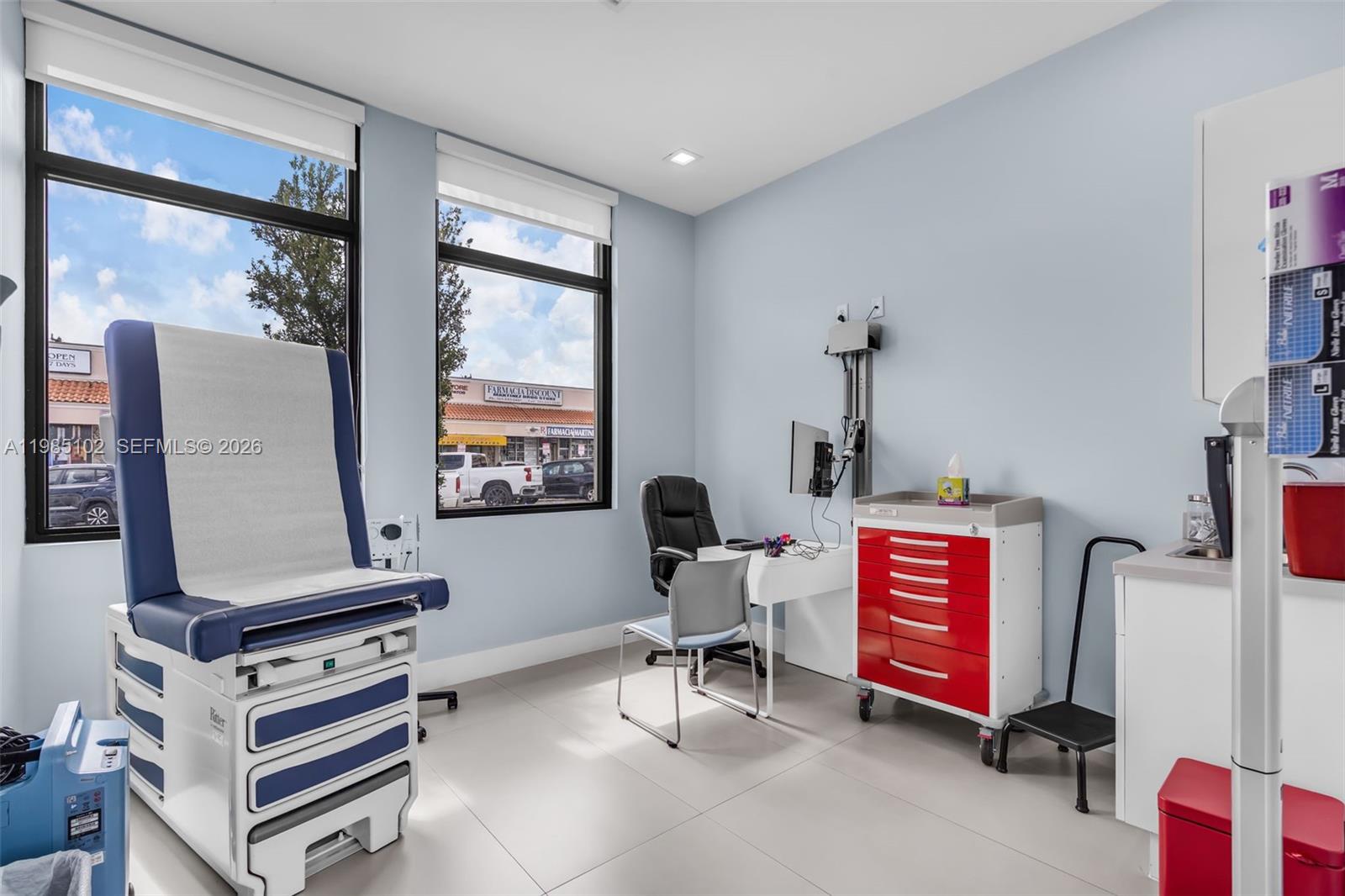   /   sq. ft. $ 2026-03-18 0 foto