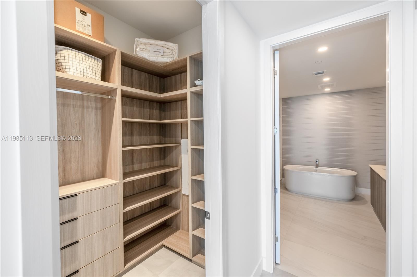 1202 2 / 3 1385 sq. ft. $ 2026-03-18 0 Photo