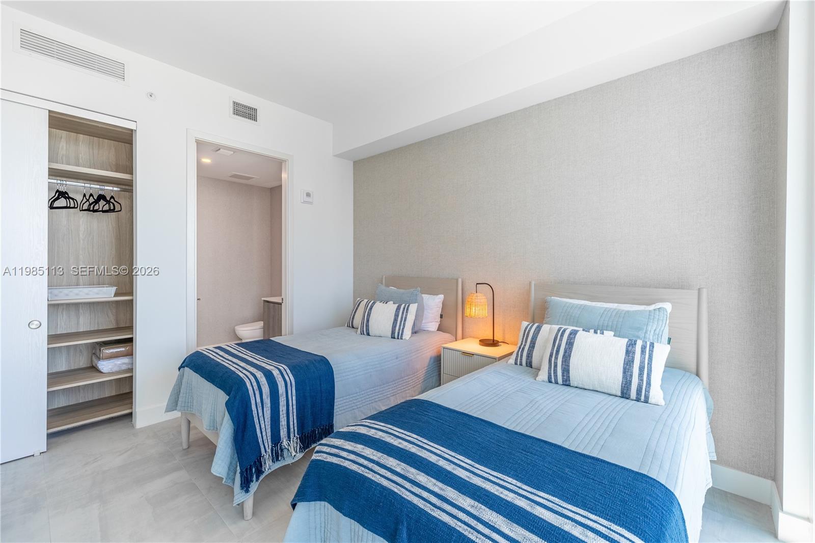 1202 2 / 3 1385 sq. ft. $ 2026-03-18 0 Photo