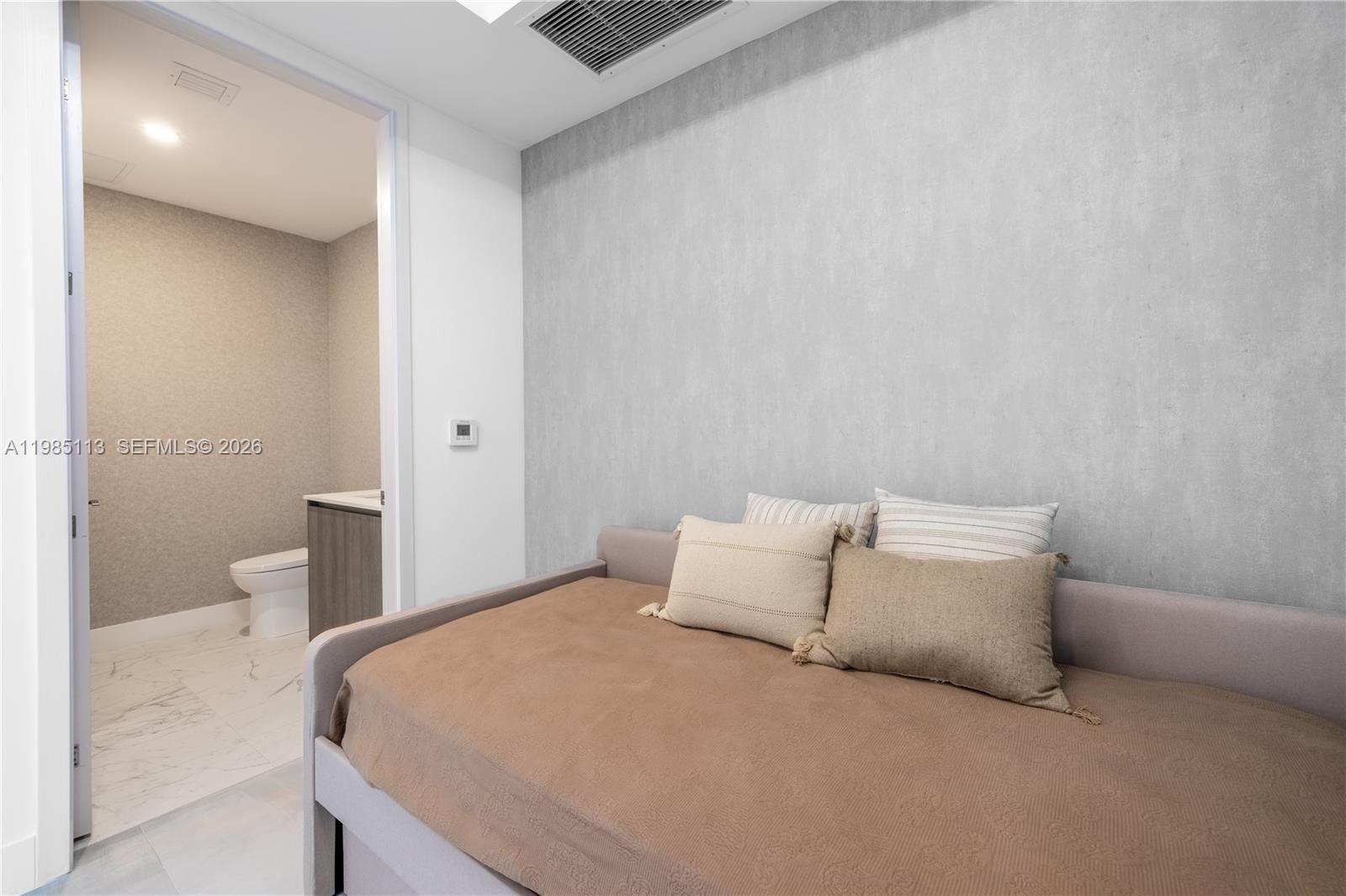 1202 2 / 3 1385 sq. ft. $ 2026-03-18 0 Photo