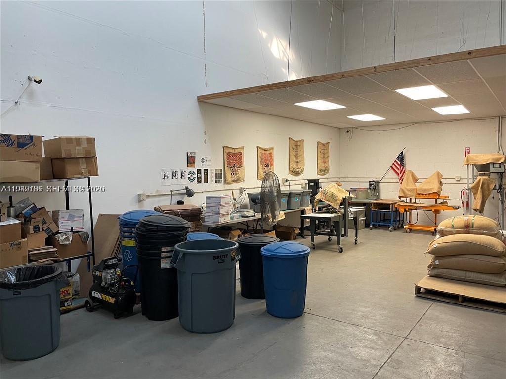   /   кв.футов $ 2026-03-18 0 Фото