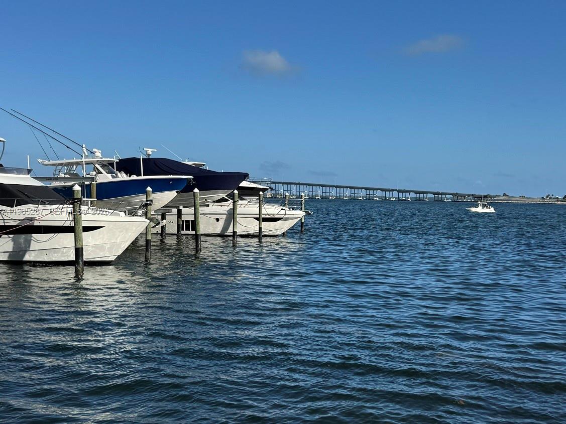   /   sq. ft. $ 2026-03-18 0 foto