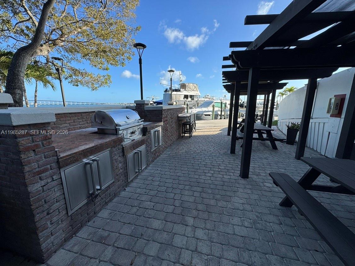   /   sq. ft. $ 2026-03-18 0 foto