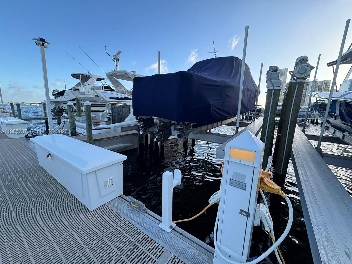   /   sq. ft. $ 2026-03-18 0 foto