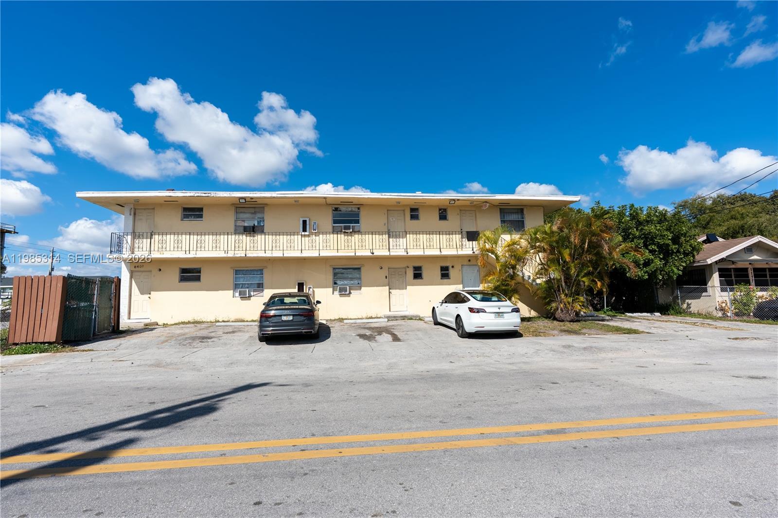   /   кв.футов $ 2026-03-18 0 Фото