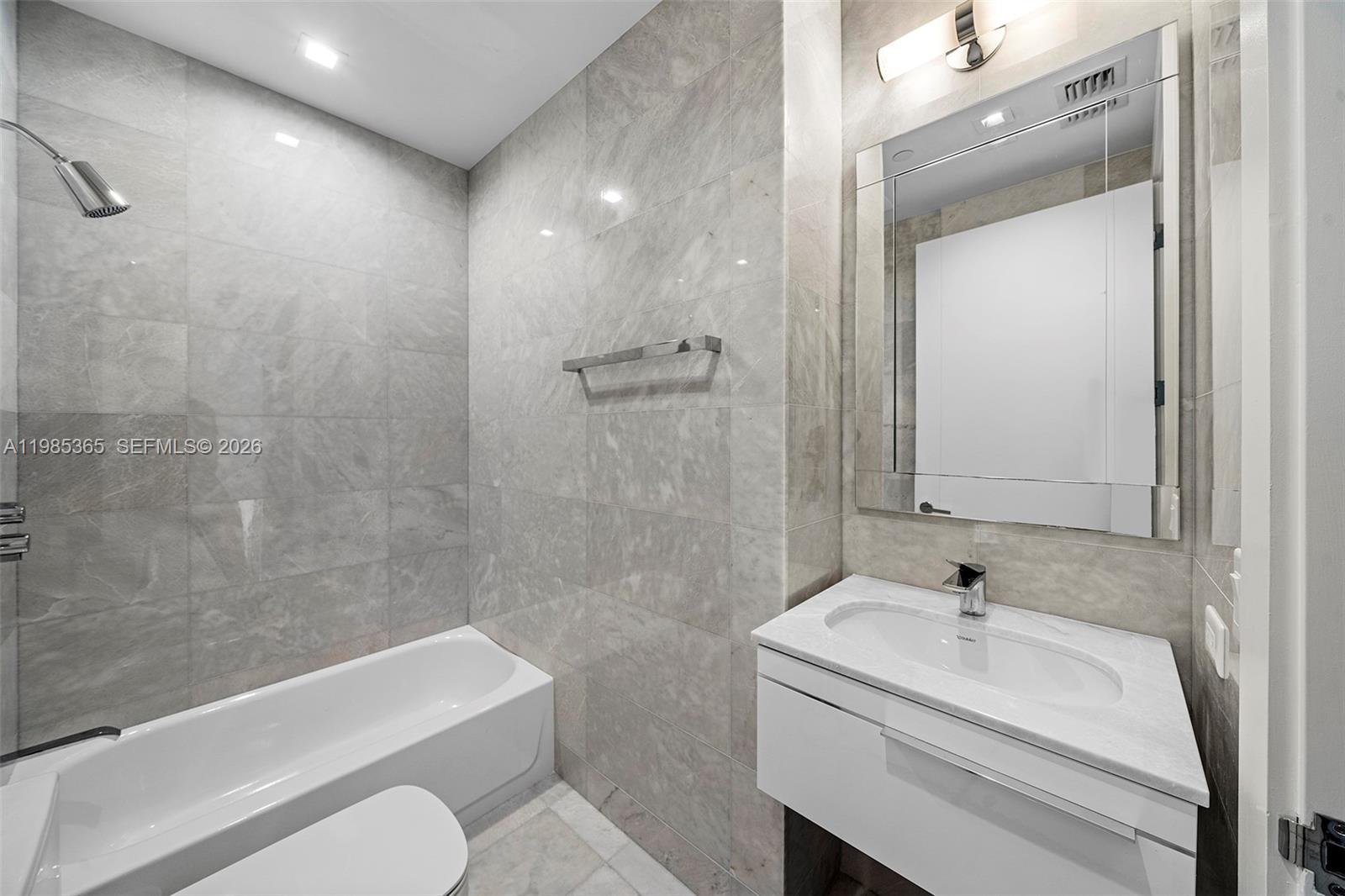 3901 4 / 6 3625 sq. ft. $ 2026-03-18 0 Photo