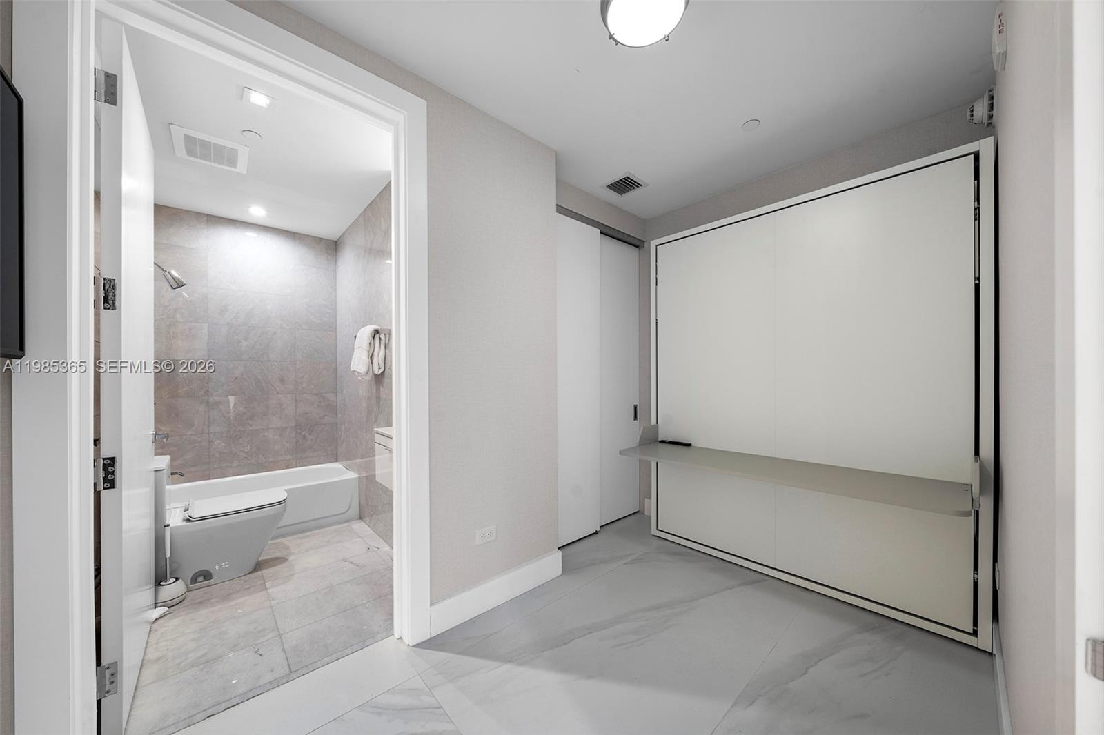 3901 4 / 6 3625 sq. ft. $ 2026-03-18 0 Photo