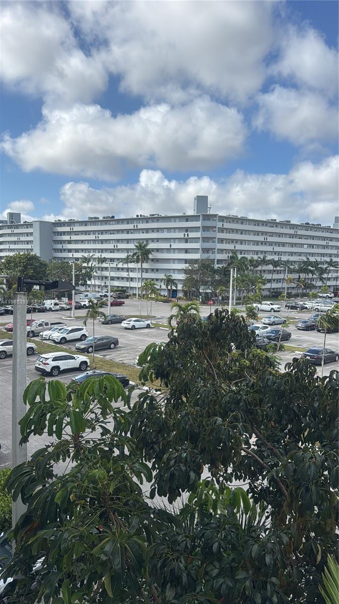 407-2 2 / 1 947 sq. ft. $ 2026-03-18 0 foto