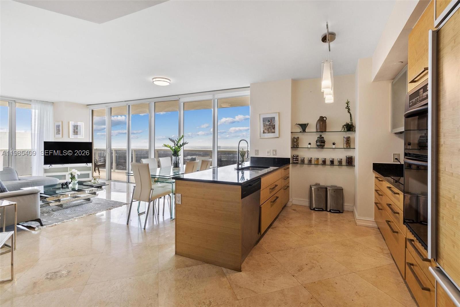 4706 2 / 2 1458 sq. ft. $ 2026-05-27 0 foto