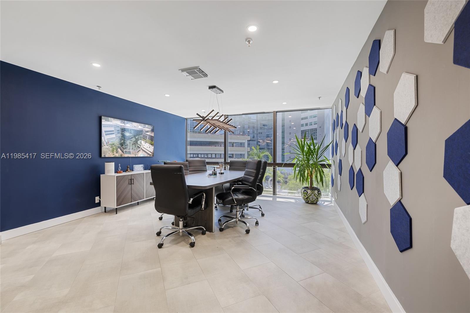 503  /   sq. ft. $ 2026-03-18 0 foto