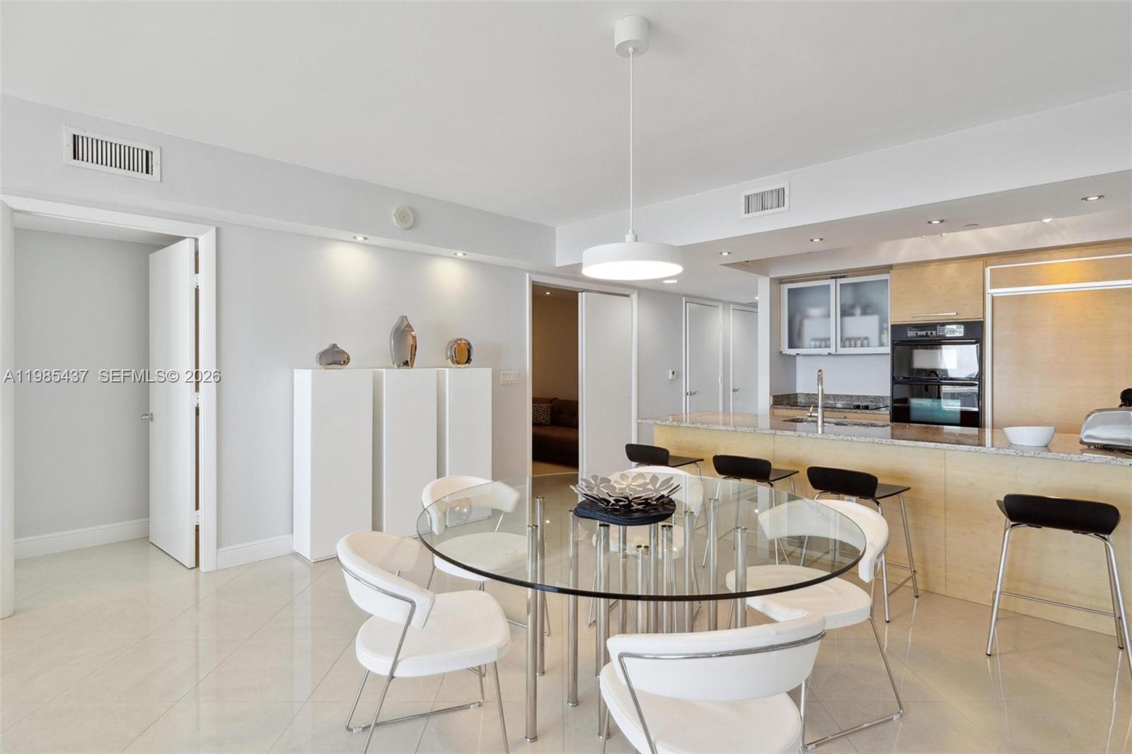 2703 3 / 3 1733 sq. ft. $ 2026-03-18 0 Photo